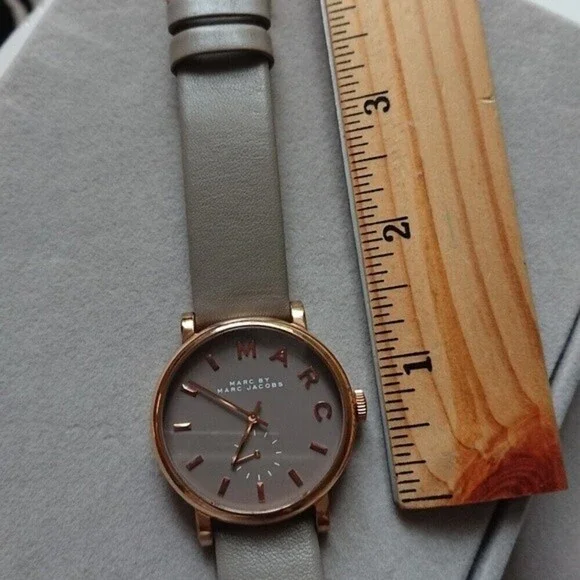 Marc by Marc Jacobs baker rose grey leather watch - Picture 6 of 12